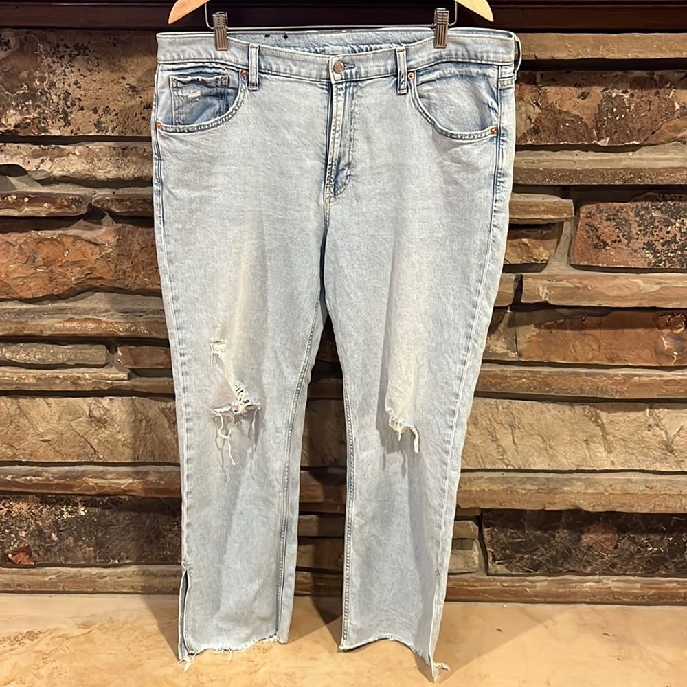 Gap 90s Loose Mid Rise Light Wash Jeans